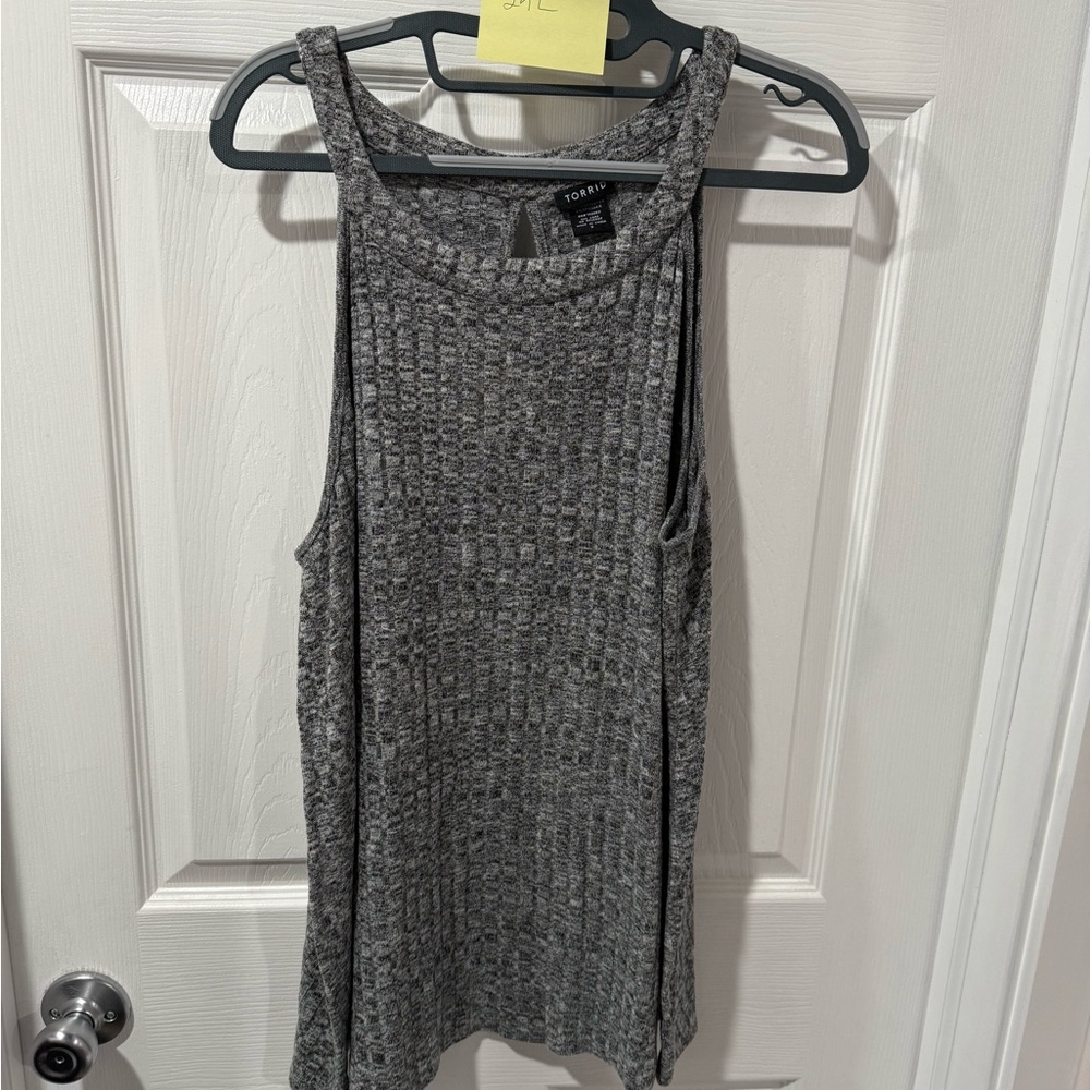 Torrid gray & white sleeveless top (size 2)